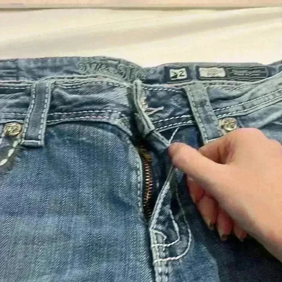 Miss Me Jeans Distressed Bootcut Boot Bedazzled Y2K Womens Size 32 JE5380B5L - Picture 10 of 16